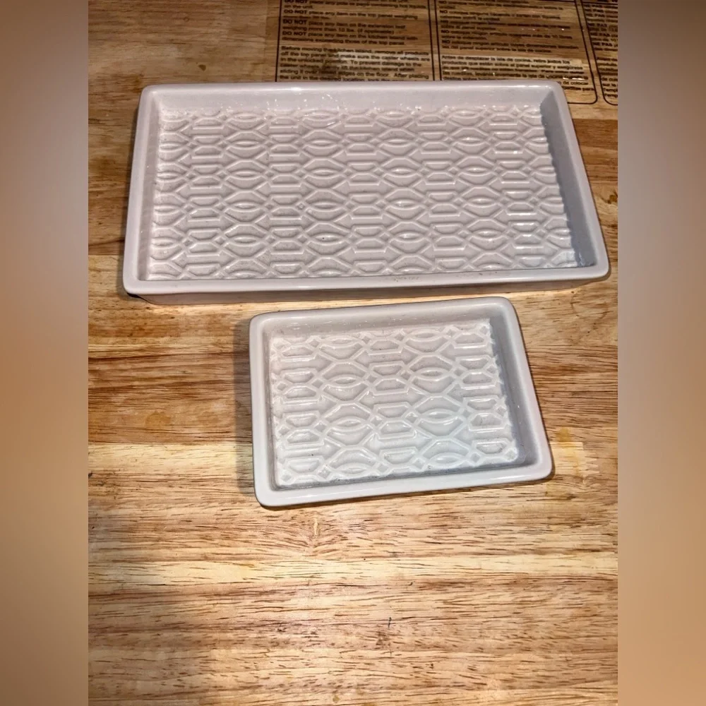 Pink Textured Ceramic Tray Set